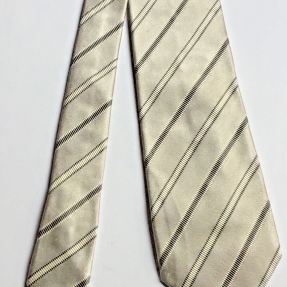 CANALI. Classy light beige colour striped  all  Silk tie made in Italy 🇮🇹 - Picture 3 of 7
